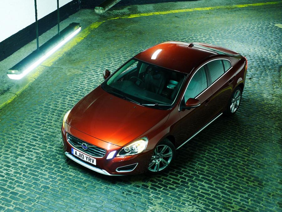  Volvo S60 D5 2010 года  (UK) (фото 15 из 16)